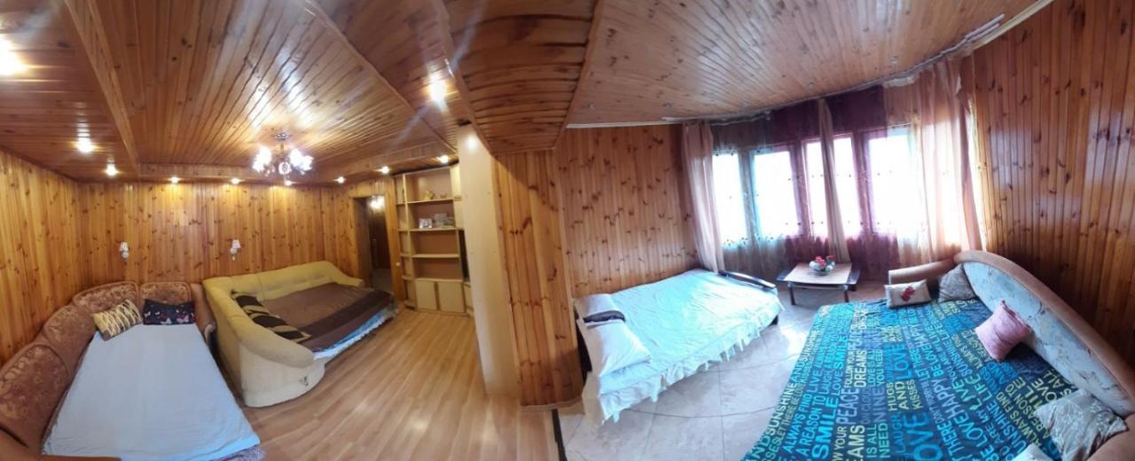 Куренiвський Двiр Kiev Extérieur photo