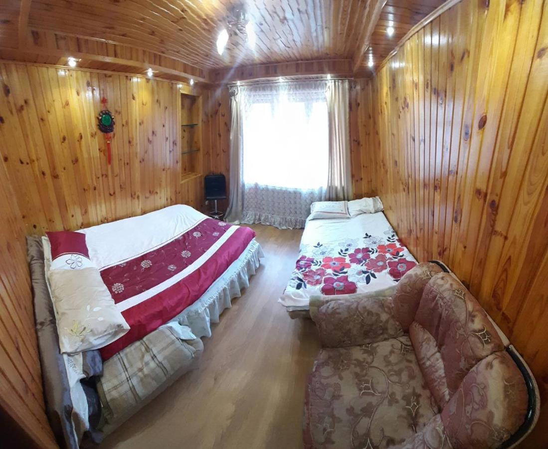 Куренiвський Двiр Kiev Extérieur photo