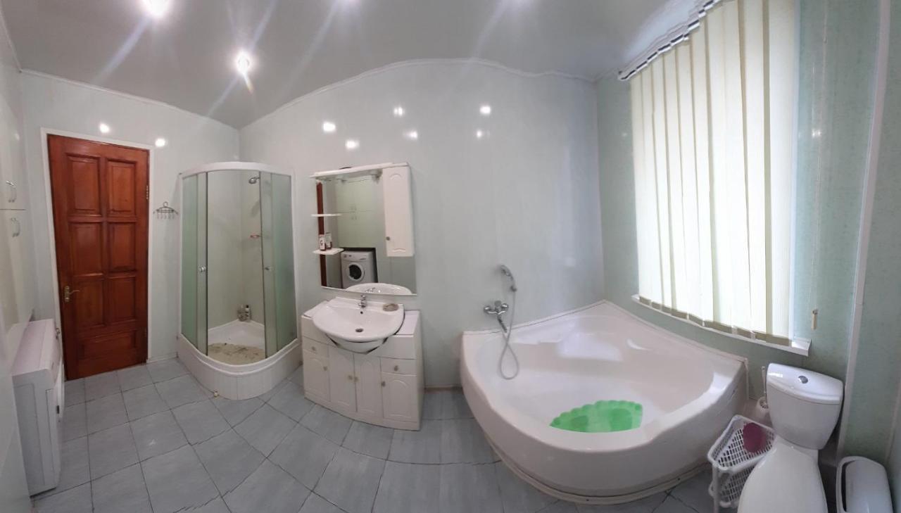 Куренiвський Двiр Kiev Extérieur photo